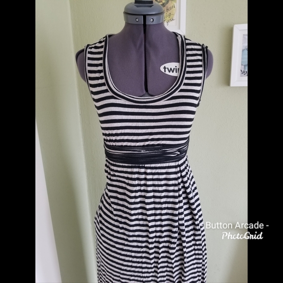 Max Studio xs maxi dress - Picture 3 of 6